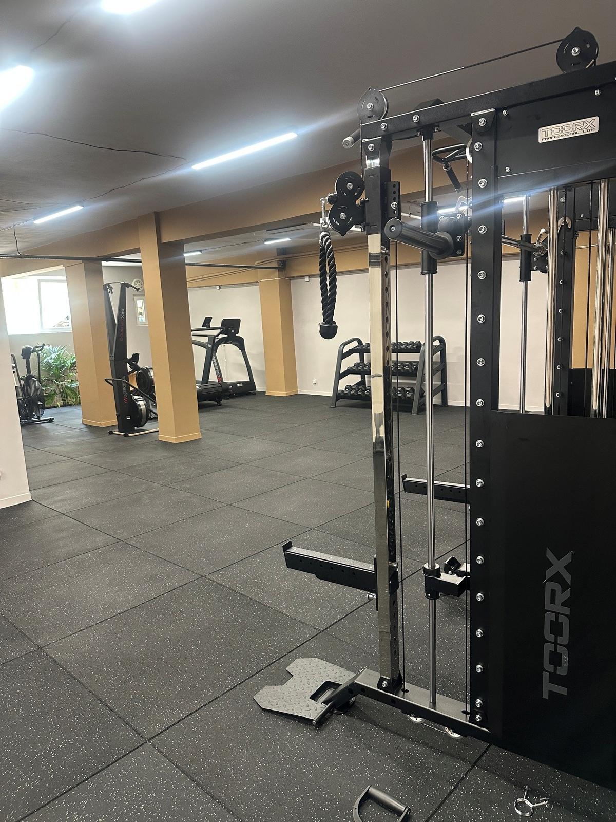 Functional training zone with resistance equipment